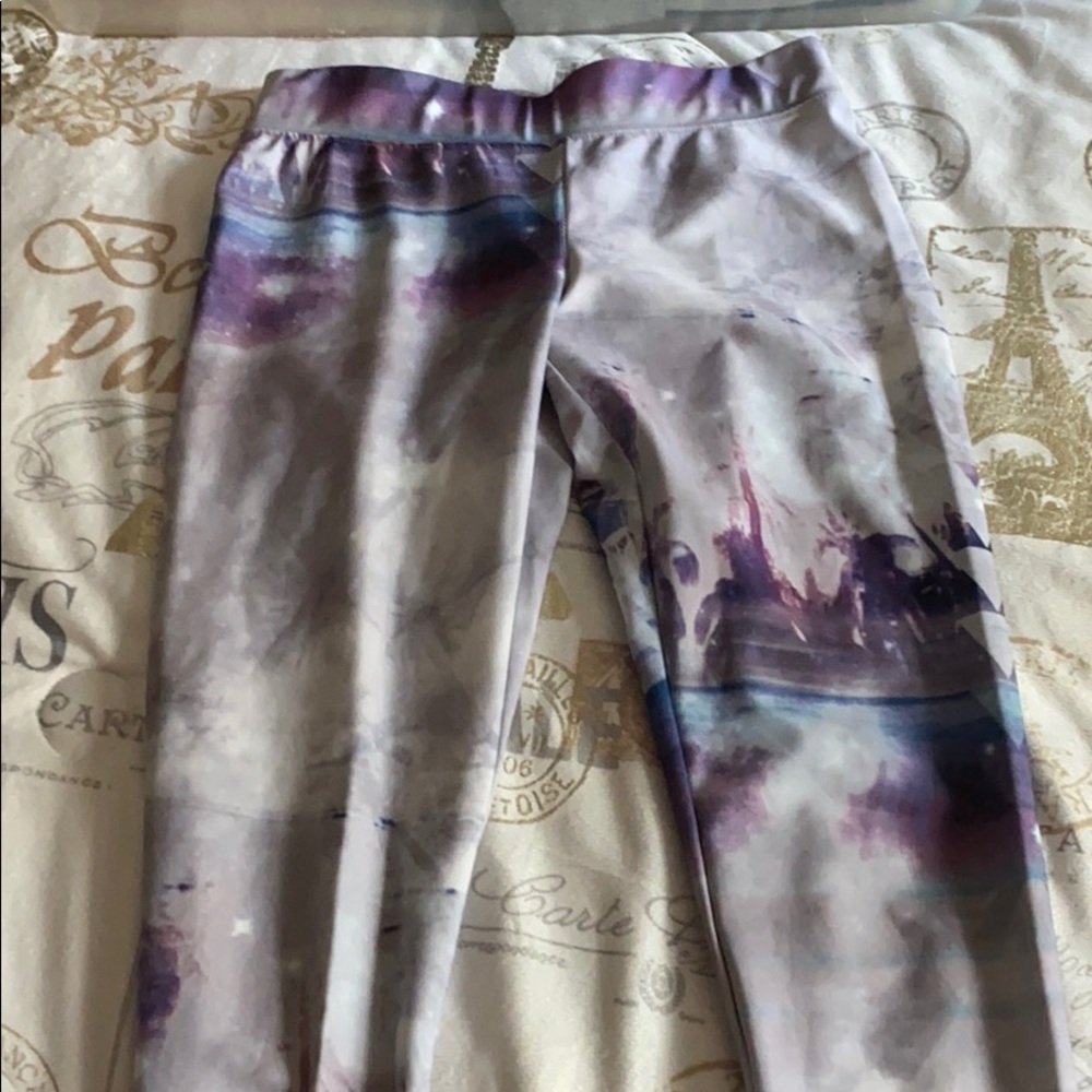 Leggings.